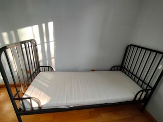 CAMA EXTENSIBLE IKEA PARA PEQUEÑOS Y MAYORES