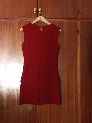 Vestido rojo vino