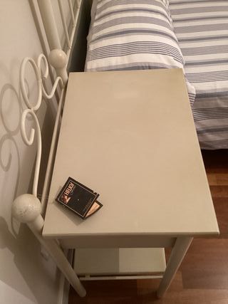 Cabecero y mesilla de forja blanco envejecido