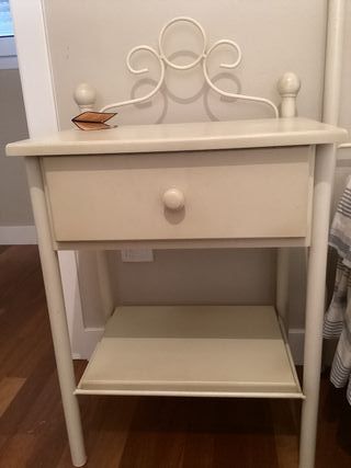 Cabecero y mesilla de forja blanco envejecido