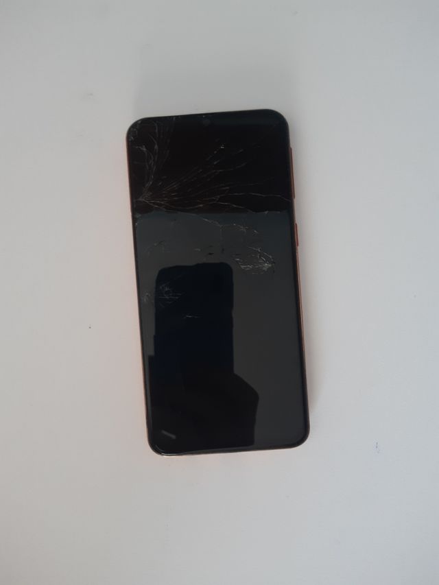 Pantalla rota-Samsung a40 64gb