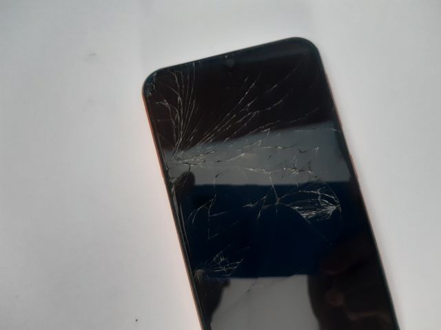 Pantalla rota-Samsung a40 64gb