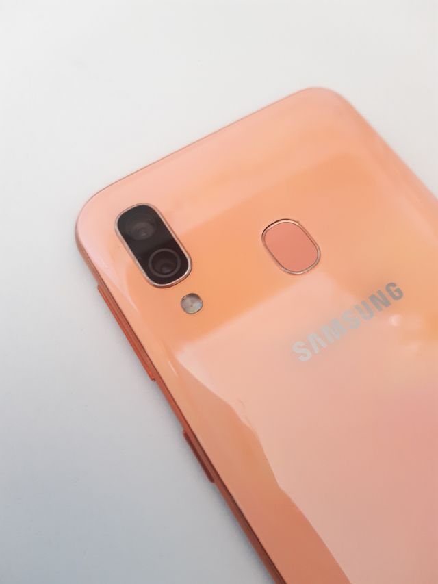 Pantalla rota-Samsung a40 64gb