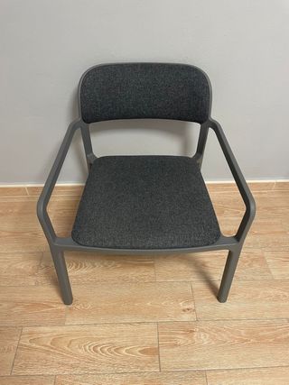 Sillón gris oscuro ikea