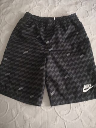 pantalón corto nike