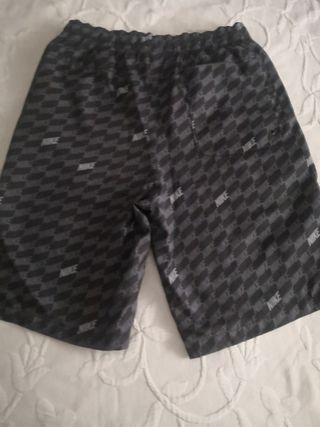 pantalón corto nike