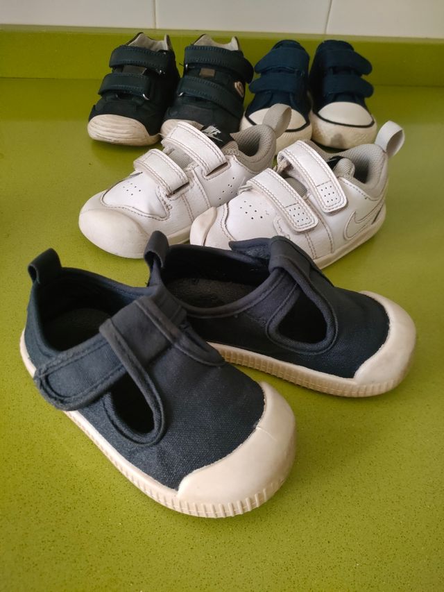 Lote zapatillas bebé 22