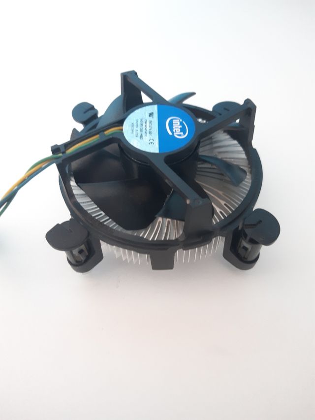 Procesador Intel + Disipador 