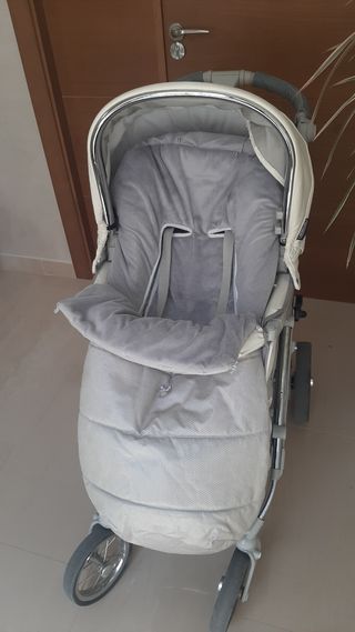 Carro bebecar polipiel blanco y gris