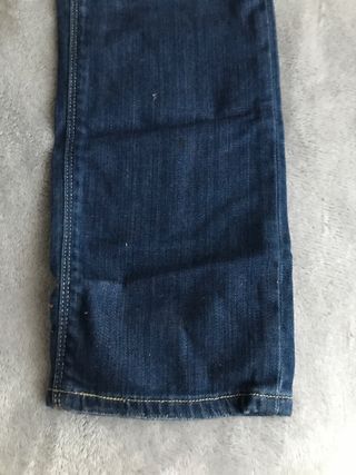 Pantalón vaquero Levi's W28L34 571 slim fit