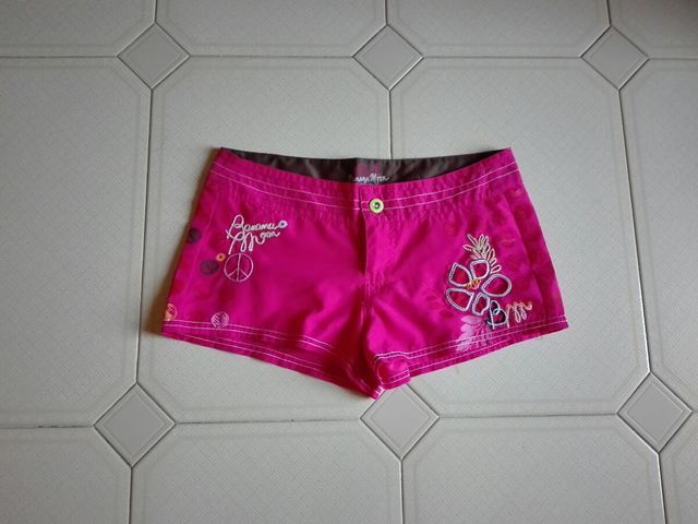 Short Banana Moon. Talla 36