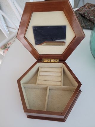 Joyero de madera pintado