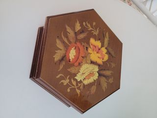 Joyero de madera pintado