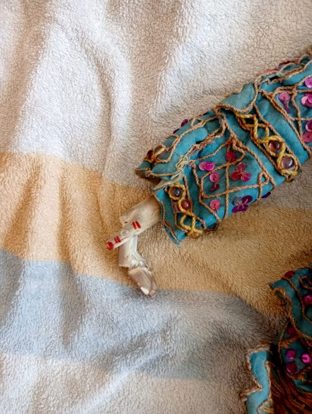 muñecas marionetas de madera lacada