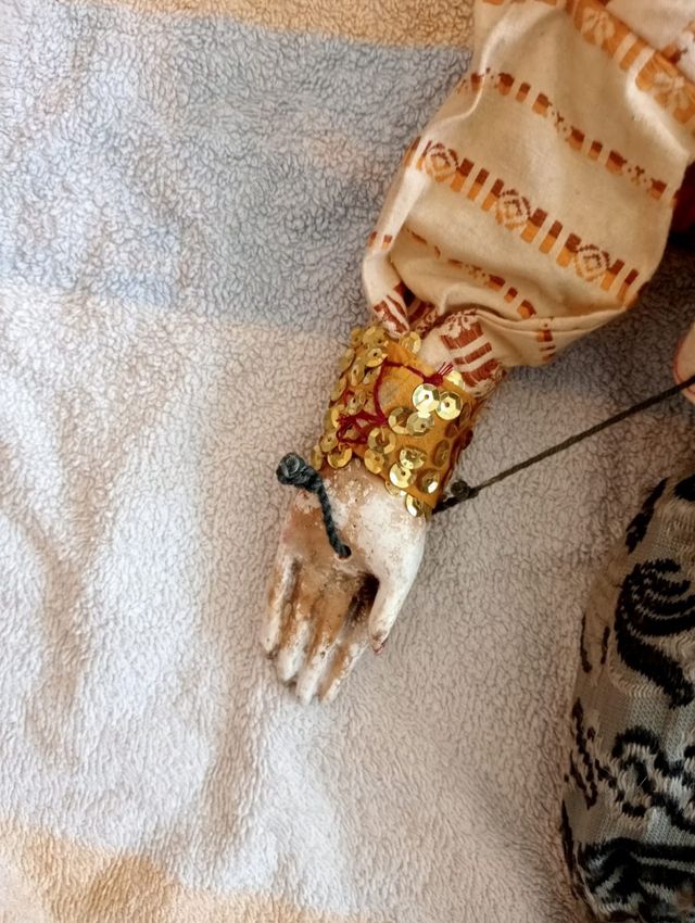 muñecas marionetas de madera lacada