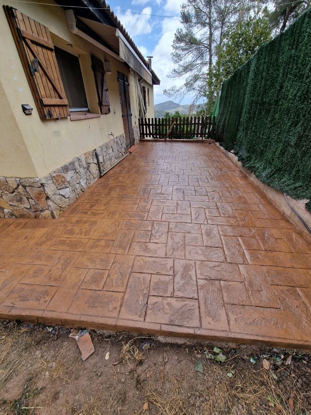 Hormigón impreso fachada piscinas