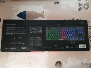 Teclado mecánico retroiluminado + ratón gaming