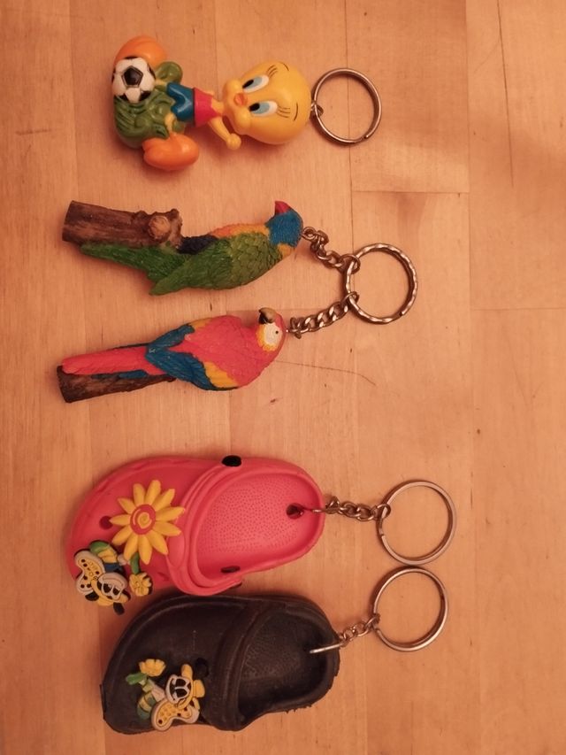 Llaveros. Varios.