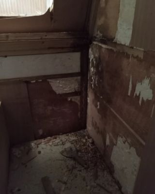 se hacen piezas para auto caravana y se reparan