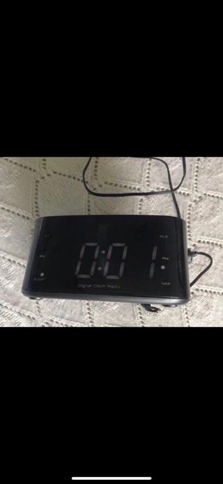 Reloj con radio