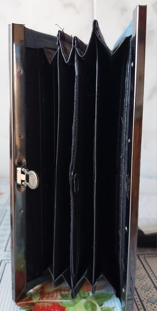 Billetera femenina material sintético