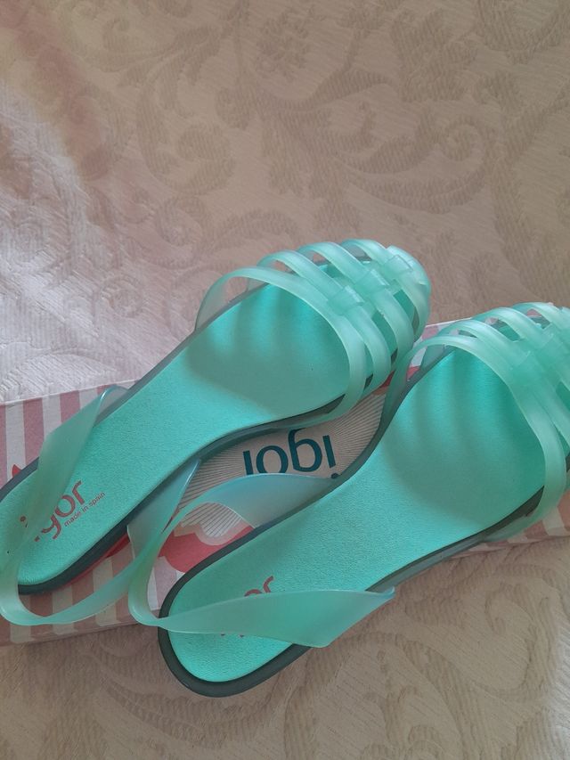 Sandalias turquesas
