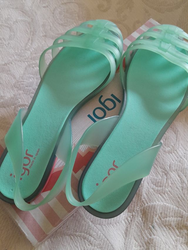 Sandalias turquesas