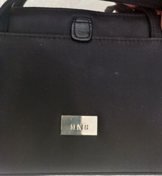 Bolso negro marca Mango