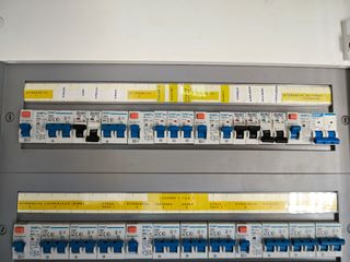 Electricista, Antenas, Porteros automáticos