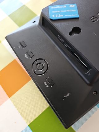 Sony S- frame dpf - e 72n