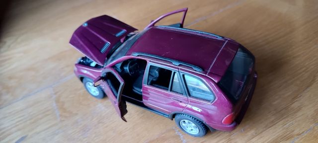 BMW X5 escala 1/24