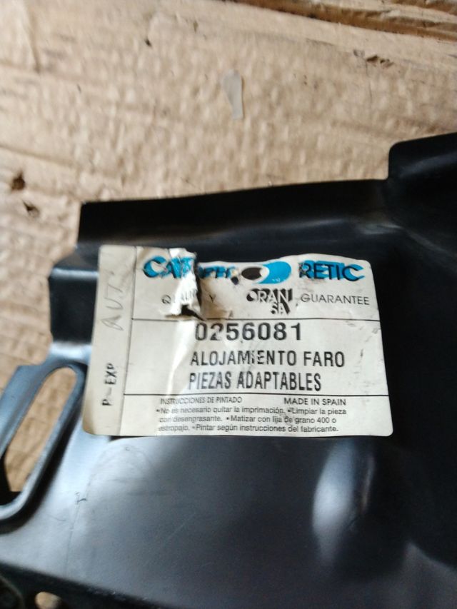 Alojamiento de Faro Izquierdo De Renault Express 