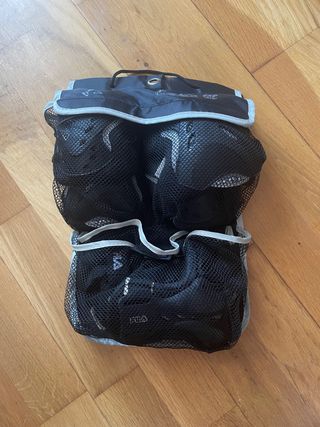 Coderas, rodilleras y guantes FILA.