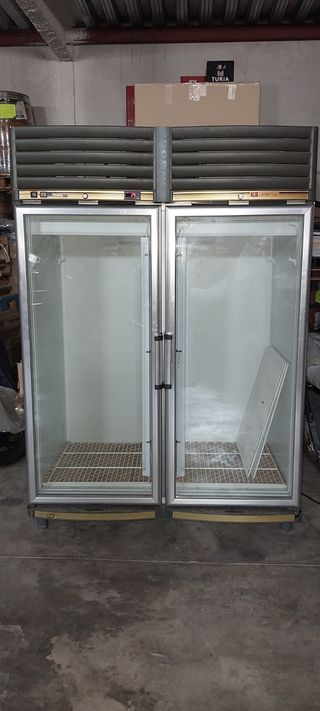  Vitrina doble 