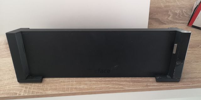 dock station surface.