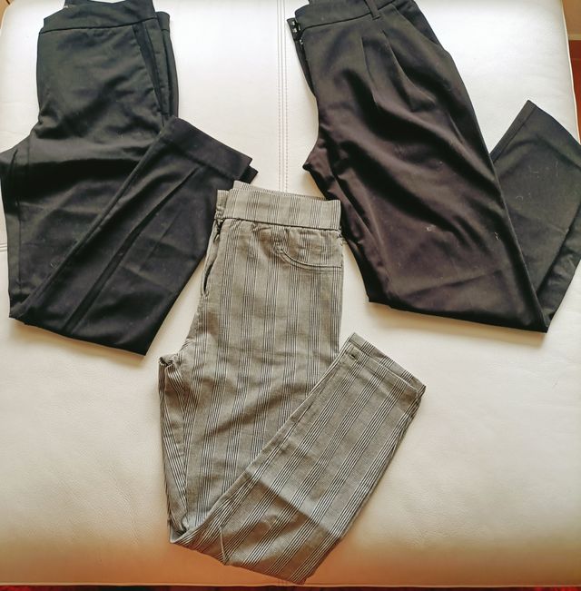 3 PANTALONES ; DOS NEGRO Y OTRO GRIS