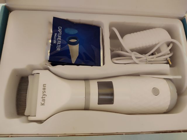 Cepillo eléctrico nuevo para mascotas.