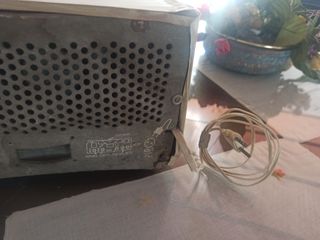 Radio antigua vintage Philips de valvula