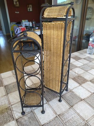 2 botelleros de forja y mimbre para vino, cava etc
