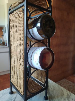 2 botelleros de forja y mimbre para vino, cava etc