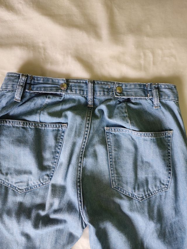 Vaqueros claros de GAP