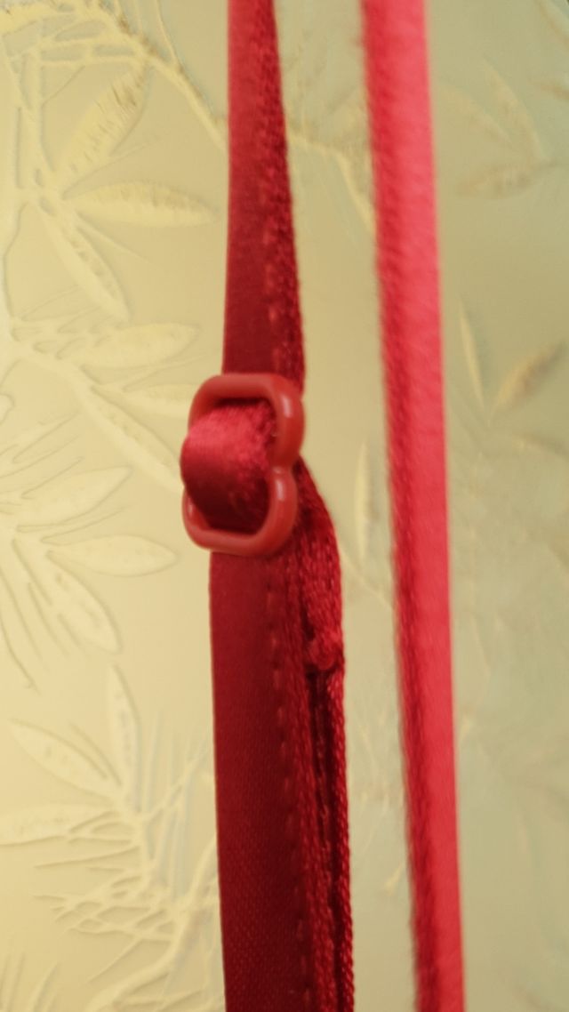 Abito Satin con Spalline Sottili Rosso