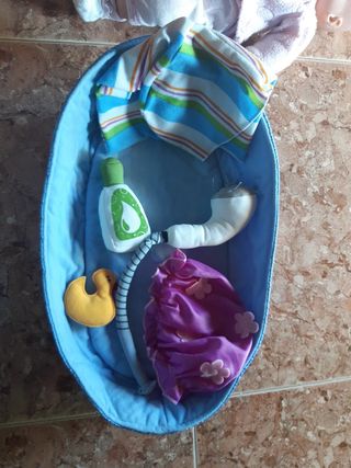 Muñeca Nenuco y kit de ducha