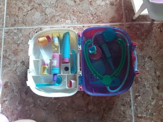 Muñeca Nenuco medico y maletin doctor
