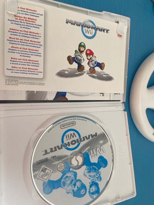 Mario Kart Wii y dos Volantes
