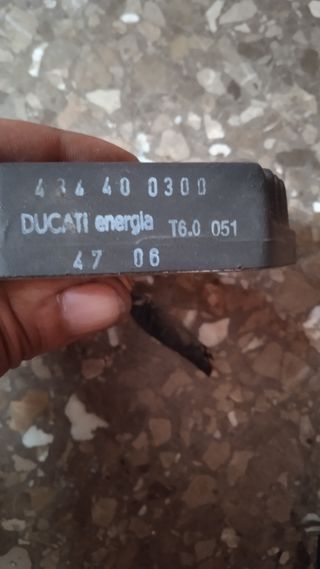 CDI y Regulador Corriente Honda Dylan 150. Carbura