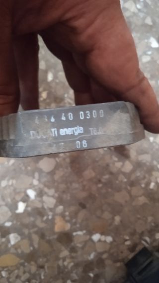 CDI y Regulador Corriente Honda Dylan 150. Carbura