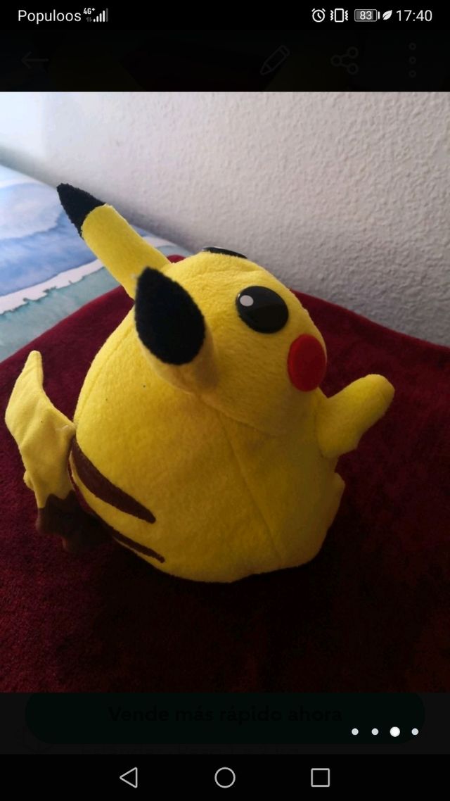 Peluche pikachu
