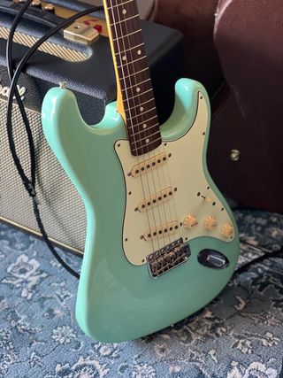 FENDER STRATOCASTER ‘62 REISSUE JAPAN SURF GREEN