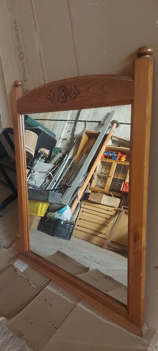 Espejo con marco de madera de 70x82
